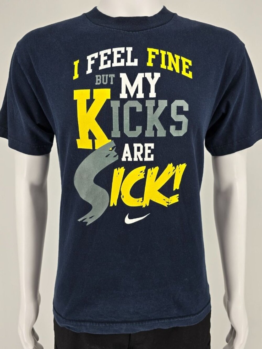 2009 Nike "I Feel Fine But My Kicks Are Sick" Navy Blue Text Graphic T-Shirt (M)